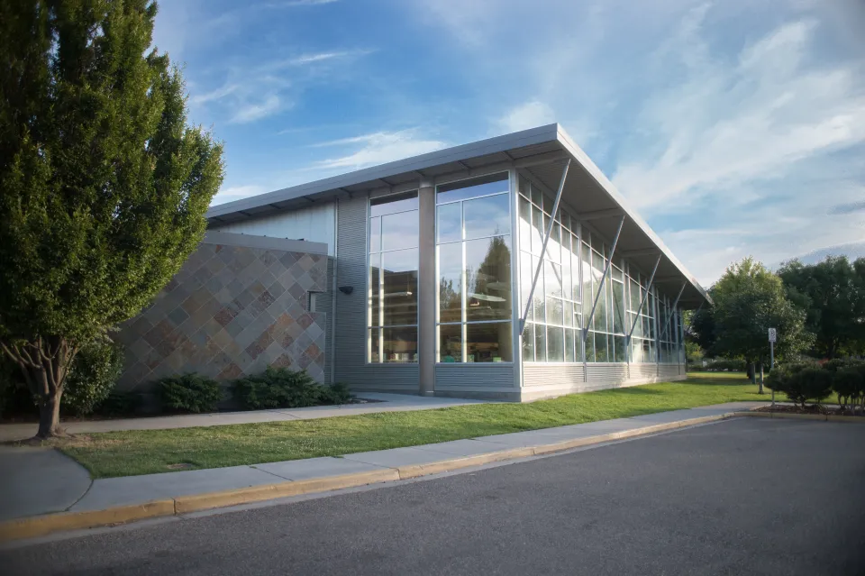 Kennewick Branch Exterior